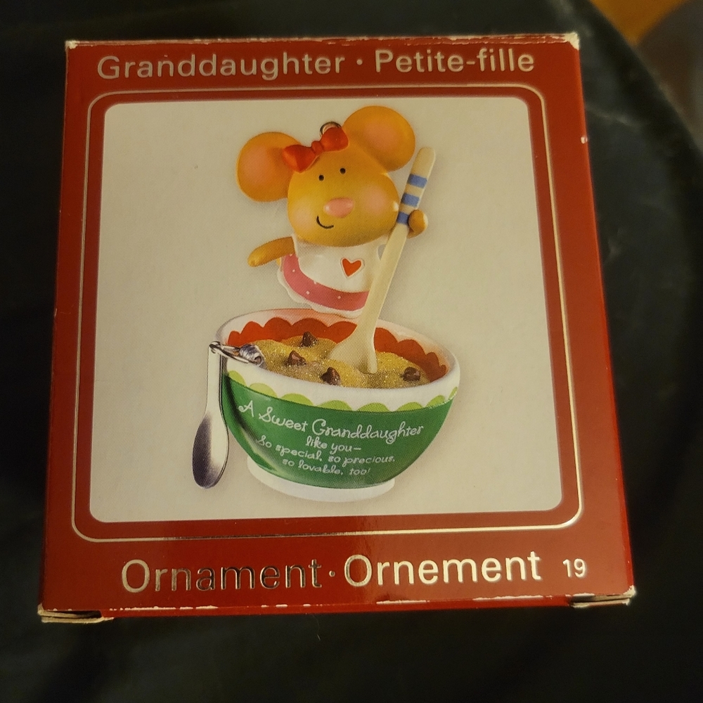 American greetings heirloom collection Granddaughter christmas ornament 2009